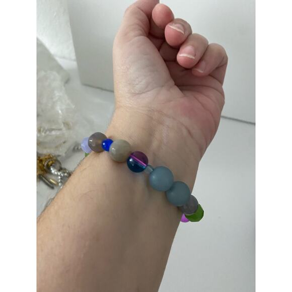 handmade colorful bead bracelet - Picture 2 of 4